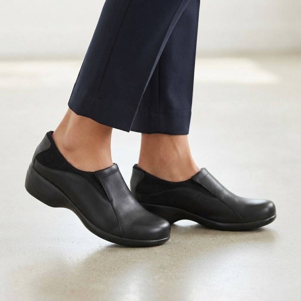 I Love Comfort Shoes 9 Smooth Black Leather Loafers Well Padded Minimalist